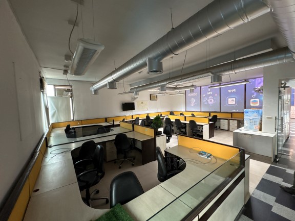 65 Workstations & 4 Director Cabins | 5500 Sq Ft Office – Noida Sector 63 (A Block)